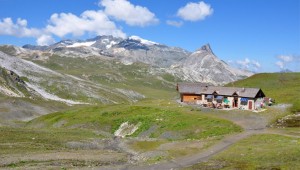 Stockage energie solaire - autonomie énergétique d'un refuge en site isolé